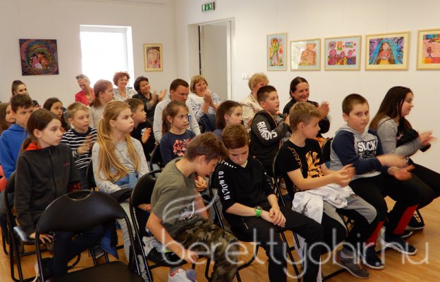 Anya csak egy van - kiállításmegnyitó 24